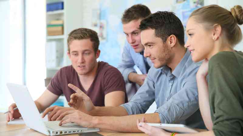 Curso Universitario de Aplicaciones Informáticas de Tratamiento de Textos (Titulación Universitaria + 1 ECTS)