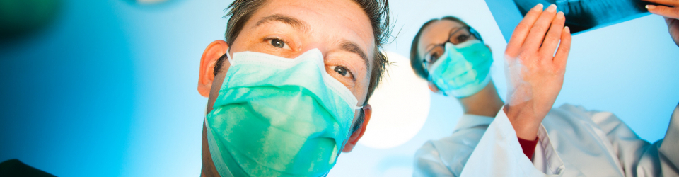 Especialista en Cirugia Oral e Implantologia