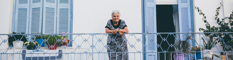 Especialista en Gerontologia y Atencion a la Tercera Edad. Geriatria