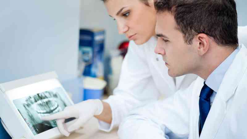 Postgrado en Higienista Dental (Doble Titulación con Reconocimiento de Oficialidad por la Administración Pública - ESSSCAN)