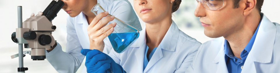 Especialista en Espectrometría Atómica, de Iones y Electrones