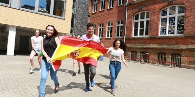 Curso Intensivo Español para Extranjeros C1. Nivel Oficial Marco Común Europeo Curso Intensivo Español para Extranjeros C1. Nivel Oficial Marco Común Europeo