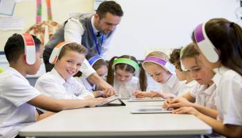 Curso de Integracion de las TIC en Centros Bilingues + Curso de Aplicacion Didactica de las TIC en las Aulas (Doble Titulacion con 8 Creditos ECTS) Curso de Integracion de las TIC en Centros Bilingues + Curso de Aplicacion Didactica de las TIC en las Aulas (Doble Titulacion con 8 Creditos ECTS)