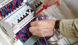 ELER12 Mantenimiento y Reparación de Máquinas y Equipos Eléctricos ELER12 Mantenimiento y Reparación de Máquinas y Equipos Eléctricos
