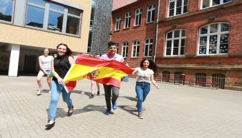 Master Oficial Universitario en Enseñanza del Español como Lengua Extranjera ELE + 60 Créditos ECTS Master Oficial Universitario en Enseñanza del Español como Lengua Extranjera ELE + 60 Créditos ECTS