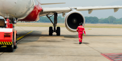 Seguridad en Tierra y en Vuelo: Prevención de Accidentes Seguridad en Tierra y en Vuelo: Prevención de Accidentes