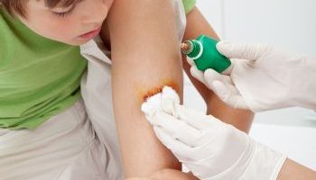 Curso Universitario de Enfermeria en Urgencias Pediatricas (Curso Homologado con Titulacion Universitaria + 2 ECTS) Curso Universitario de Enfermeria en Urgencias Pediatricas (Curso Homologado con Titulacion Universitaria + 2 ECTS)