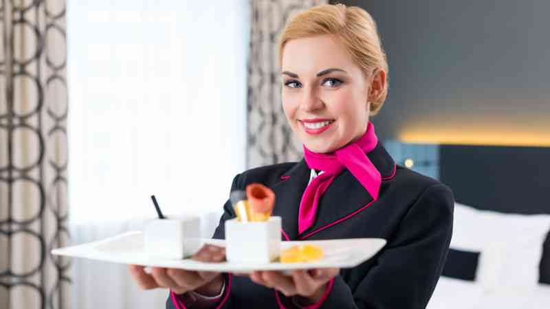 Curso Superior de Camarero Profesional + Titulacion Universitaria de Sumiller (Doble Titulacion con 4 Creditos ECTS)