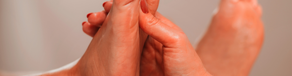 Forma y Línea Murcia - Tratamientos - Foot Massage: Masaje de piés con  reflexología podal