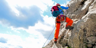 CURSO UNIVERSITARIO DE MONITOR DE MONTAÑISMO Y ESCALADA: Curso de Monitor de Montañismo y Escalada (Titulación Universitaria + 10 créditos ECTS)