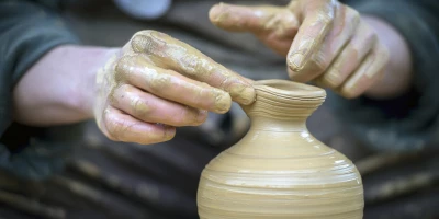 Especialista en Tecnología de los Materiales Cerámicos