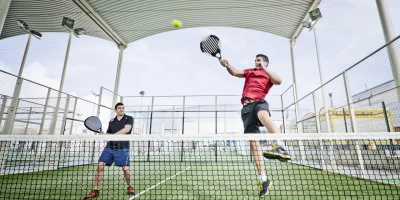 MAESTRÍA ONLINE PÁDEL: Maestría Internacional en Dirección de Clubes de Pádel + Maestría Internacional en Marketing Deportivo