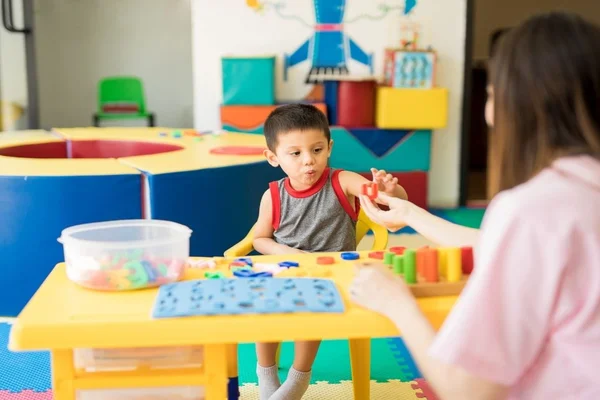 attività per lavorare con bambini autistici in età prescolare