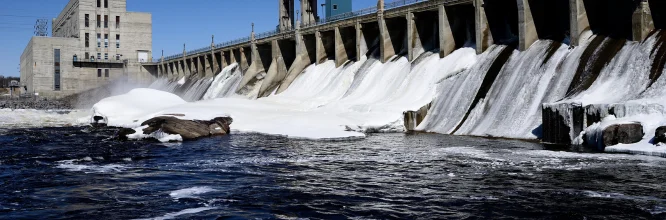 ¿Qué función tienen las hidroeléctricas del Paraguay?