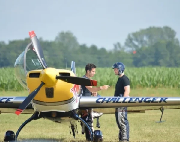 Di cosa ho bisogno per essere un pilota aviatore?