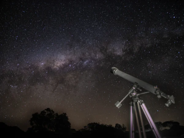 cosa fa un astronomo