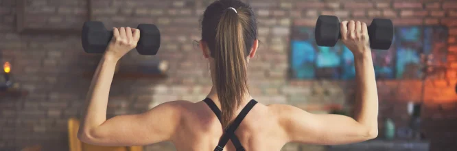 5 ejercicios de espalda con pesas