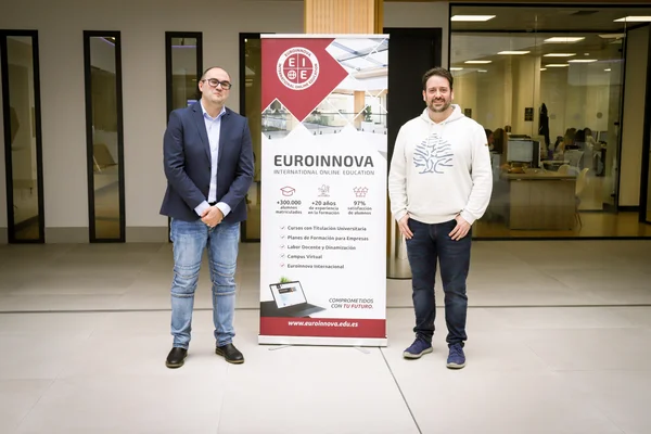 Euroinnova realiza una donación de material informático a la UGR