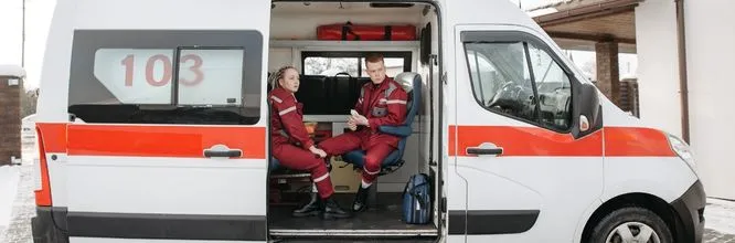 cosa devi fare per essere un assistente di ambulanza