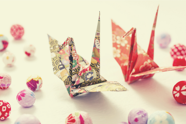 Kirigami, origami... Il modo migliore per tagliare la carta senza una macchina