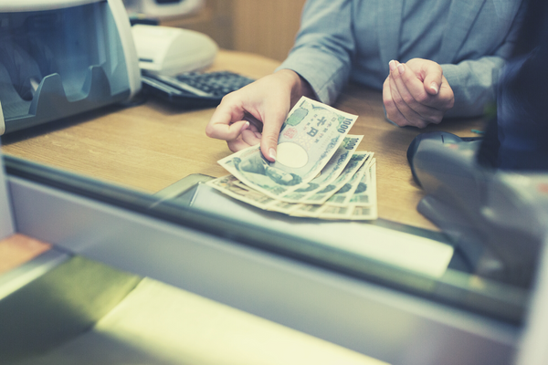Quanto guadagna un impiegato di banca?
