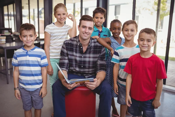 coordinatore dei campi degli ostelli della gioventù, delle case coloniche, delle fattorie scolastiche, delle aule nelle case della gioventù e delle scuole naturalistiche