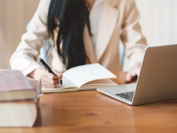 Cosa fa una segretaria receptionist?