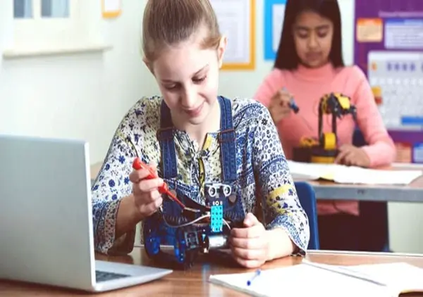 come fare una mano robotica passo dopo passo