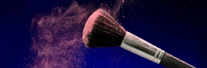 ¿Cuáles son los tipos de brochas de maquillaje y su uso?