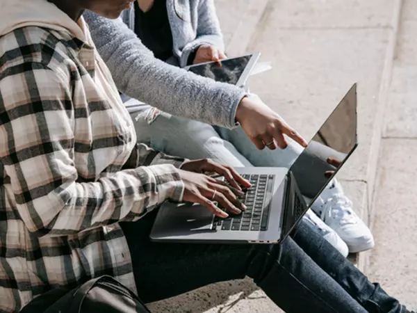 Di che media ho bisogno per entrare all'università?